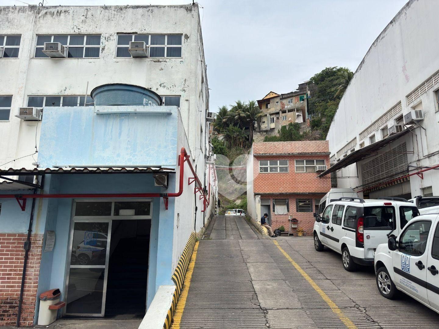 Galpão para alugar, 3528 m² por R$ 107.831,00/mês - Santo Cristo - Rio de Janeiro/RJ