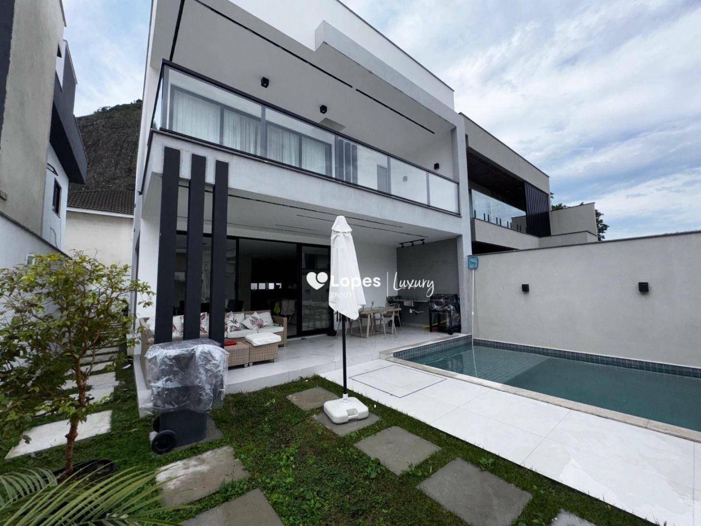 Casa com 4 quartos para alugar, 214 m² - Vargem Pequena - Rio de Janeiro/RJ