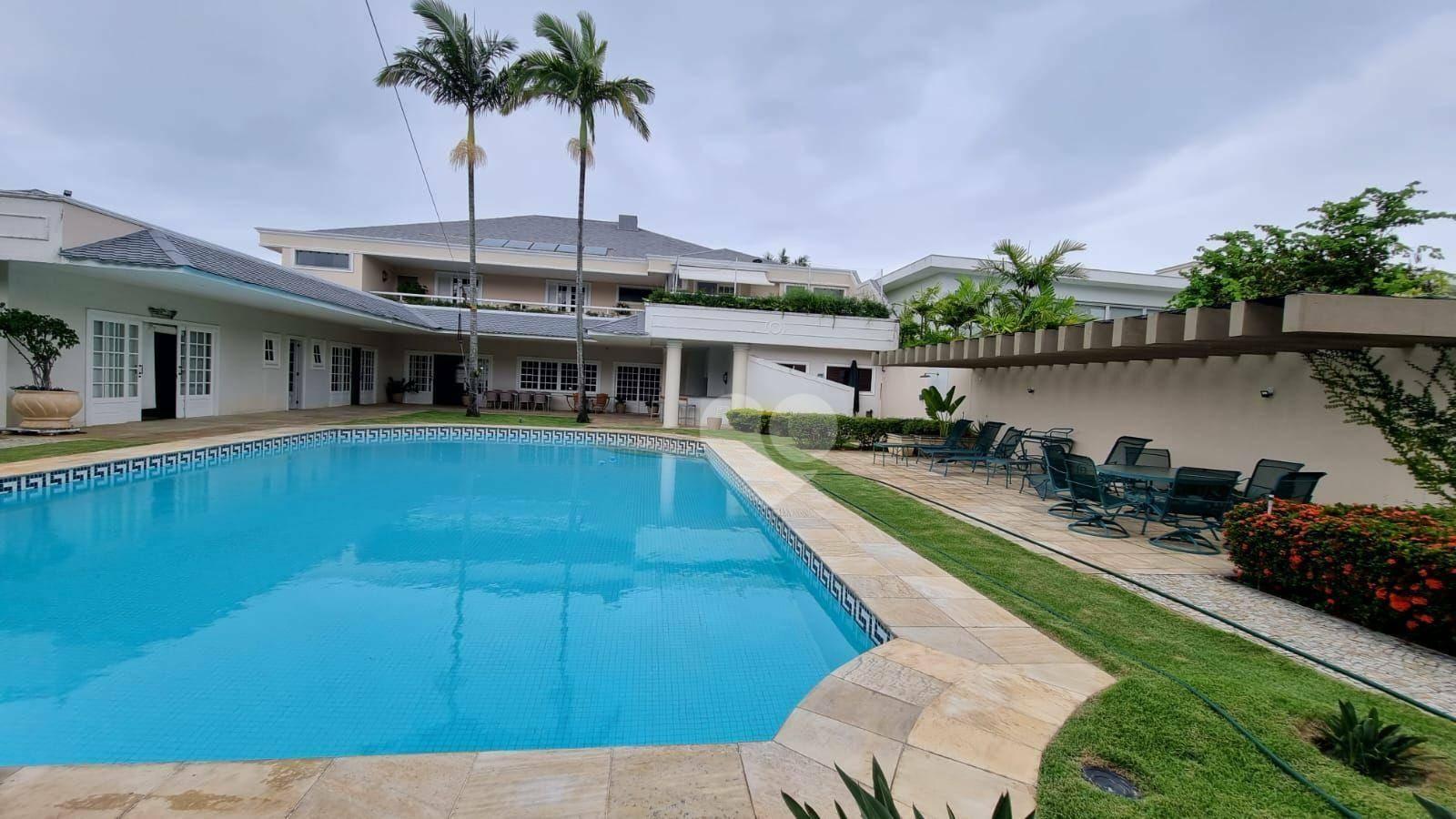 Linda Casa Duplex com 5 Suítes no Condomínio Park Palace. Barra da Tijuca/RJ.